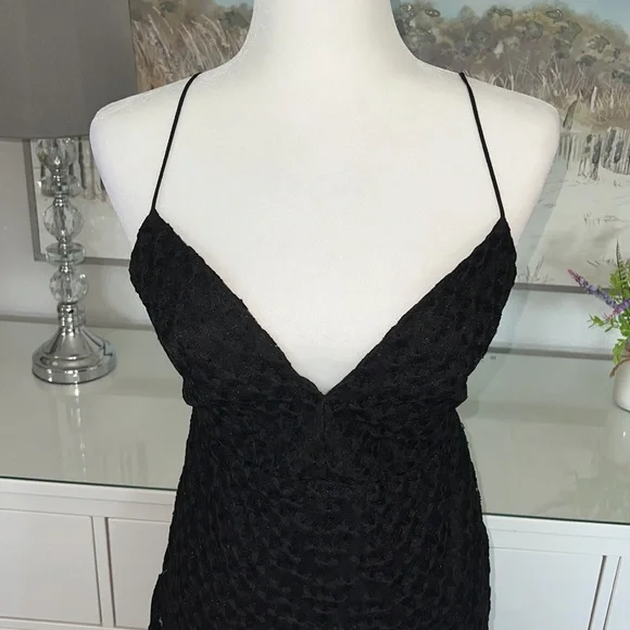 NWT Topshop Black Lace Asymmetrical Dress With Plunge Neckline - Picture 6 of 14